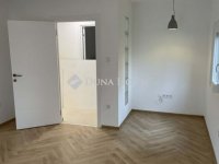 Eladó panellakás, Pécsett 57.5 M Ft, 2 szobás