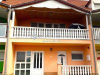 Eladó sorház, Komlón 60 M Ft, 5 szobás / költözzbe.hu