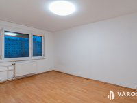 Eladó panellakás, Szegeden 37.9 M Ft, 2 szobás