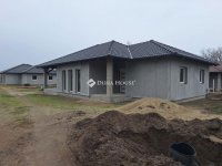 Eladó családi ház, Kiskunlacházán 92.9 M Ft, 4 szobás