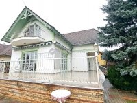 Eladó családi ház, Dunakeszin 185 M Ft, 7 szobás
