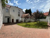 Eladó családi ház, Pécsett 349 M Ft, 4 szobás