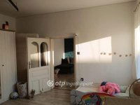 Eladó családi ház, Újpetrén 40 M Ft, 8 szobás