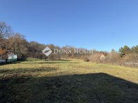 Eladó telek