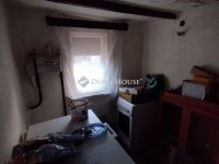Eladó családi ház, Földeákon 5.9 M Ft, 1 szobás