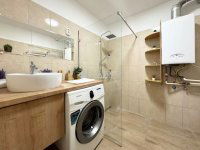 Eladó téglalakás, VI. kerületben 102.9 M Ft, 3 szobás