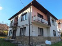 Eladó családi ház, Hévízen 69.9 M Ft, 5 szobás