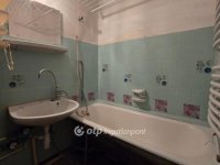 Eladó panellakás, Pápán 26.5 M Ft, 1+1 szobás