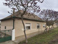 Eladó családi ház, Villányban 27 M Ft, 7 szobás