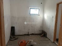 Eladó családi ház, Kiszomboron 32.99 M Ft, 2 szobás