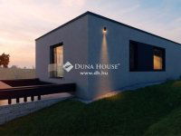 Eladó családi ház, Pécsett 381 M Ft, 4 szobás