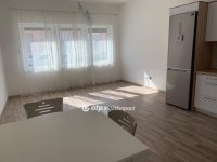 Eladó téglalakás, Pápán 45.49 M Ft, 2 szobás