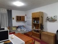 Eladó téglalakás, Pécsett 11.2 M Ft, 1 szobás