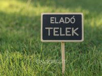 Eladó telek