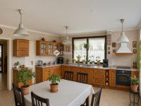 Eladó családi ház, Erdőkertesen 131 M Ft, 4+2 szobás