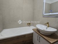 Eladó téglalakás, Pécsett 55.9 M Ft, 3 szobás